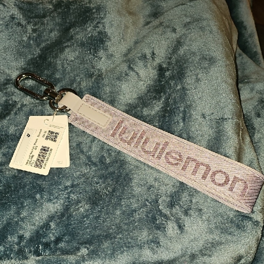 Lululemon Nwts Never Lost Keychain *Metallic Wordmark!! FTLV! Purple Sold Out!